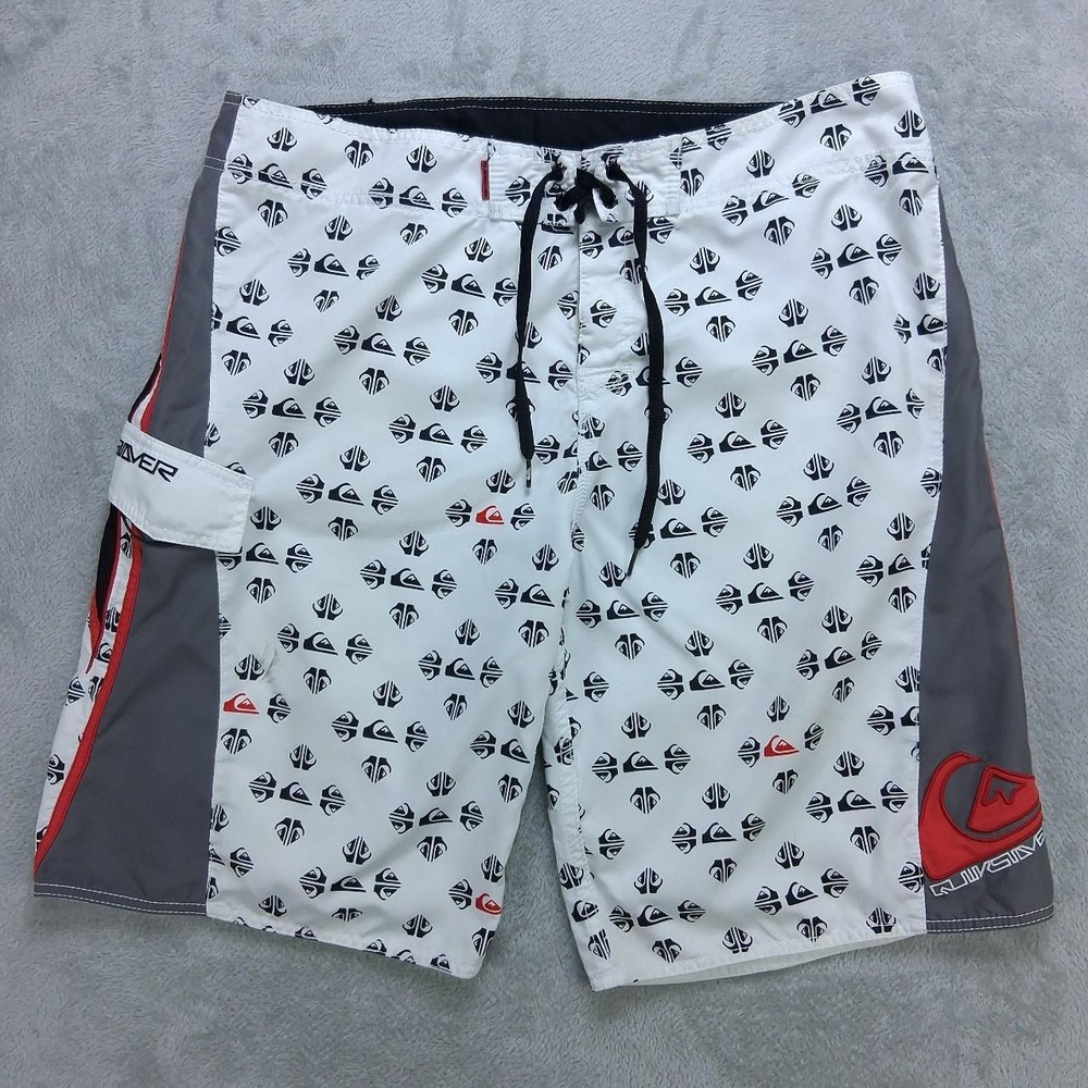Mens Quiksilver Board Shorts White Logo Print Surf Swim Beachwear Y2K 37 Waist